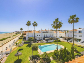 Cubo's Beachfront Marina de Casares House